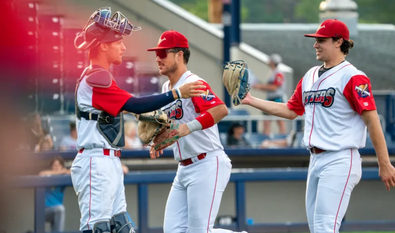Crosscutters bounce back Tuesday to beat Black Bears 5-3 at Bowman